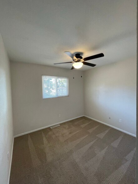 Building Photo - 2640 Villa Loma Dr