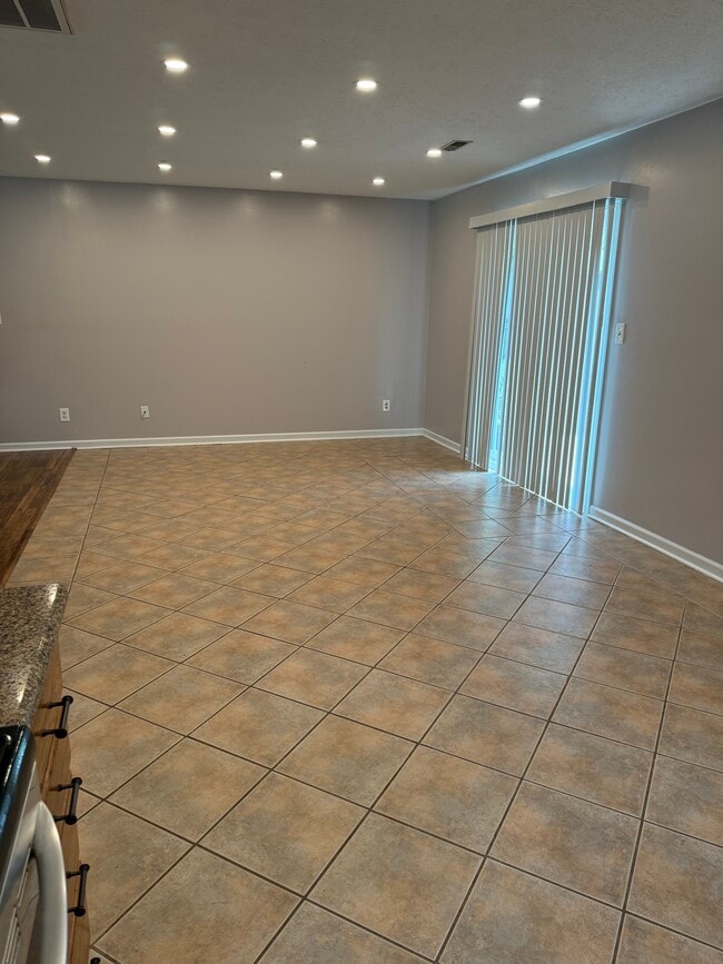 Building Photo - 4512 Hooks Ln
