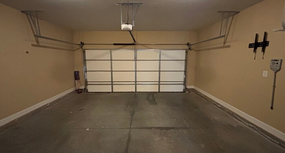 Building Photo - 1023 Edenbrooke Cir