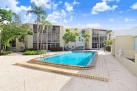 Building Photo - 2302 S Manhattan Ave