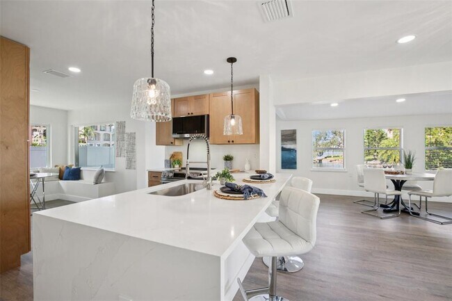 Building Photo - 1739 Bayou Grande Blvd NE