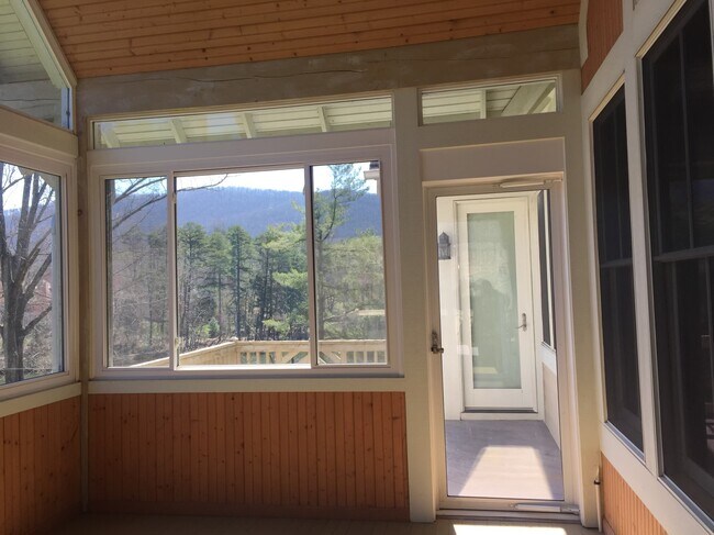Building Photo - 65 Orvis Stone Cir