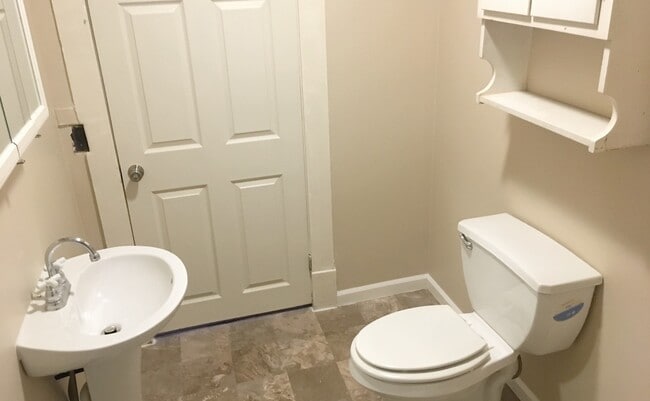 Building Photo - ** NEW CARPET **  NEWLY REMODELED BATHROOM **