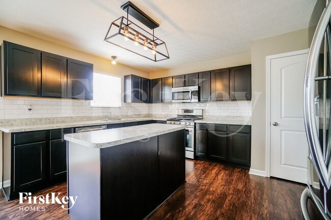 Building Photo - 270 Cloverhill Dr