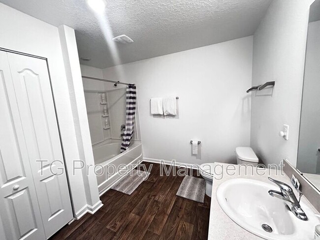 Building Photo - 12571 Russian Olive Rd
