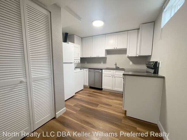Building Photo - 2 br, 1 bath House - 1184 Clinton St. #B