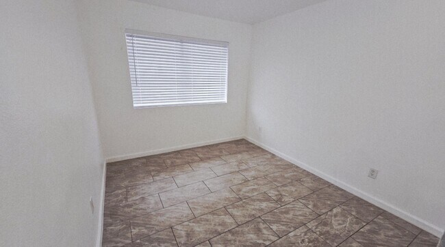 Building Photo - 43965 Towne St