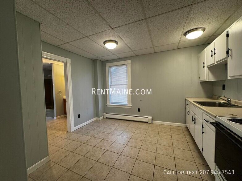 Building Photo - 17 Edwards St