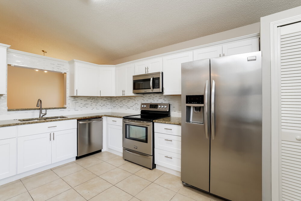 Building Photo - 1266 Bee St N