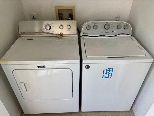 Building Photo - 2796 S University Dr