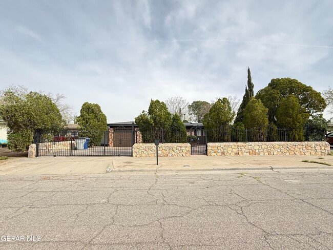 Building Photo - 11109 Pink Coral Dr