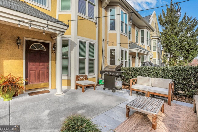 Building Photo - 375 Highland Ave NE