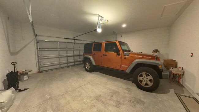 Building Photo - 554 Orient Ave