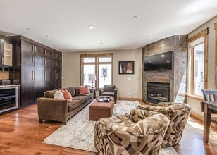 Building Photo - 80 Cedar Dr