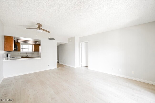 Building Photo - 3823 S Maryland Pkwy