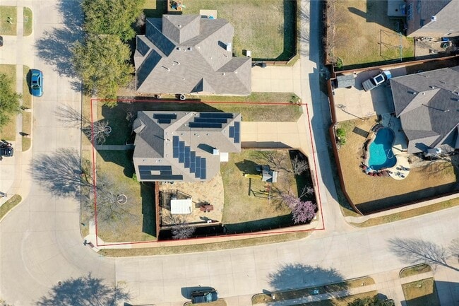 Building Photo - 9333 Fairmont Dr