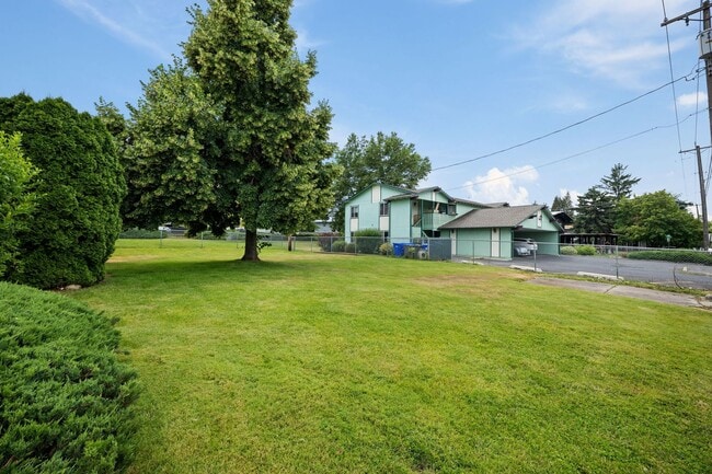 Building Photo - 1521 N Bowdish Rd