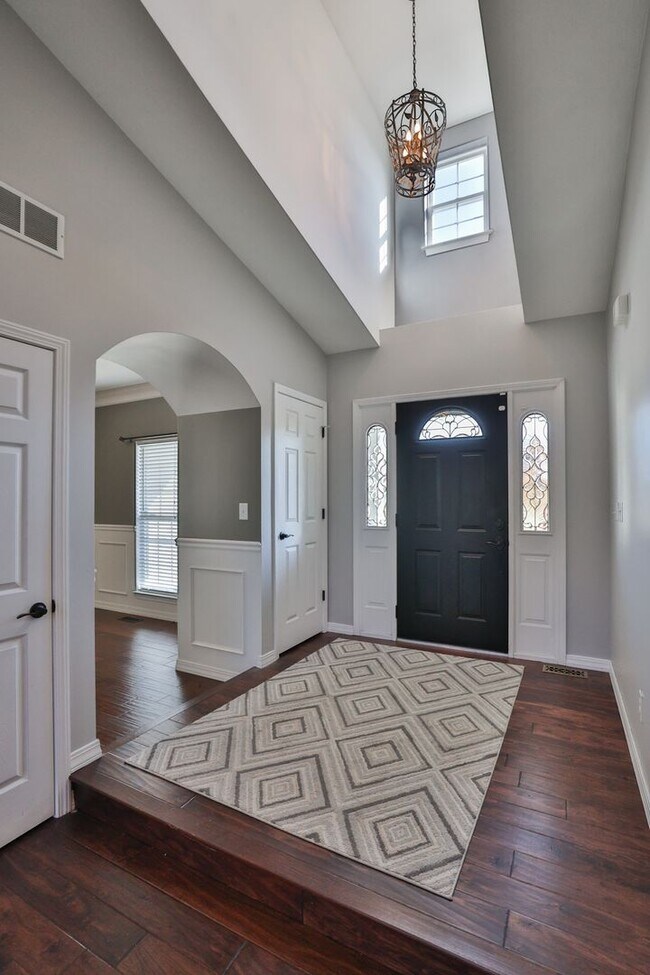 Building Photo - 151 N Meadow Ridge Trail