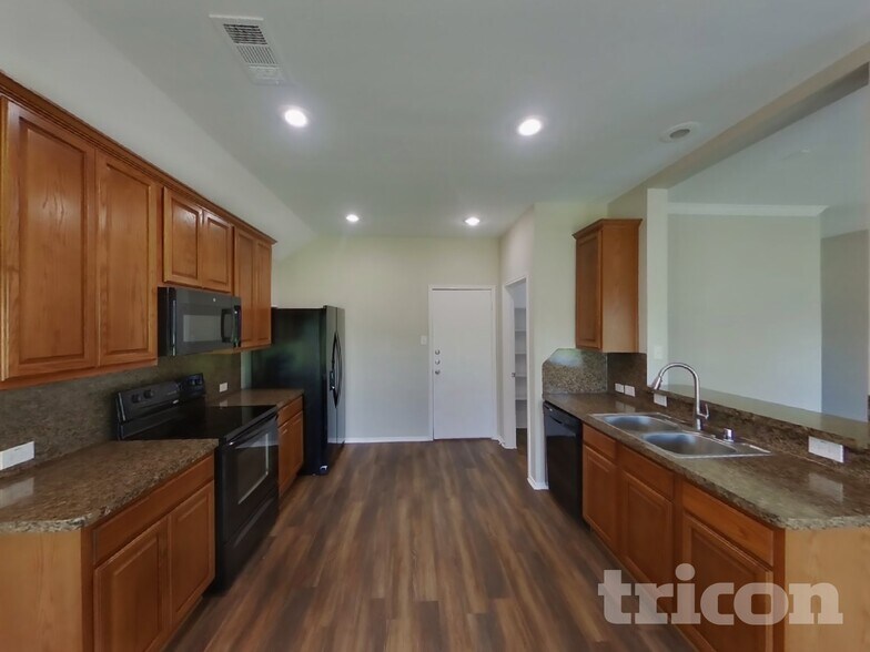Building Photo - 12116 Longstone Drive Burleson TX