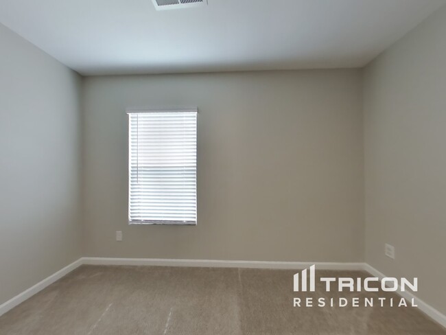 Building Photo - 99 Yonah Way