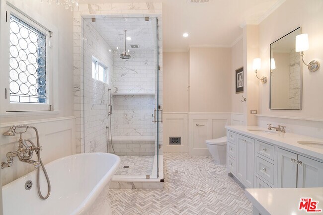 Building Photo - 106 N Citrus Ave