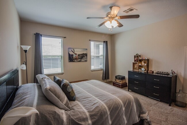Building Photo - Spacious, Charming Home