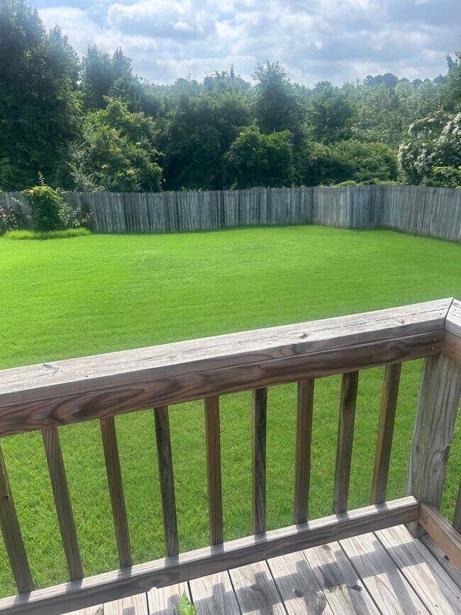 Building Photo - 1611 Roe's Ridge