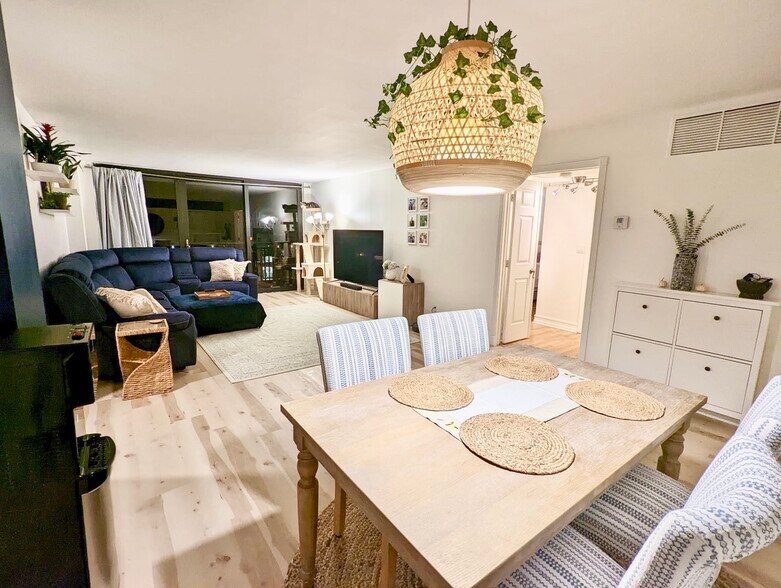 Primary Photo - 3031 N Ocean Blvd