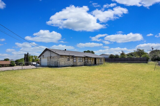 Building Photo - 402 William Tell Dr