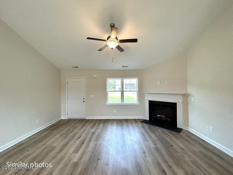 Building Photo - 707 Alpha Ct