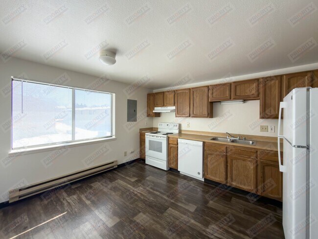 Building Photo - Ealges Nest Apartments