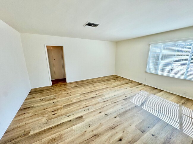 Building Photo - Charming North Hollywood Home