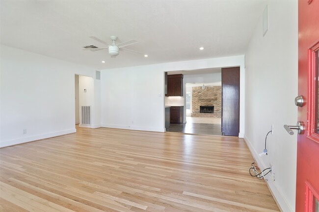 Building Photo - 4613 Libbey Dr