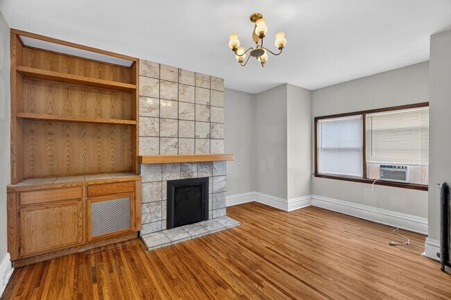 Building Photo - 515 Whitall St