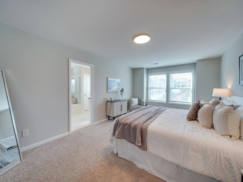 Building Photo - 574 Altamonte Dr