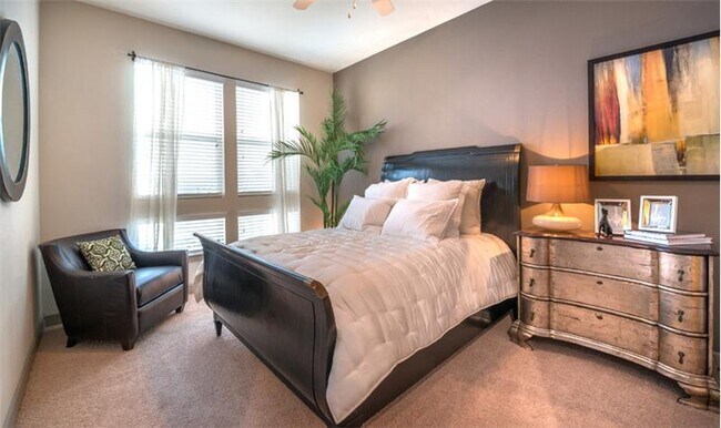 Building Photo - 2612 Ross Ave