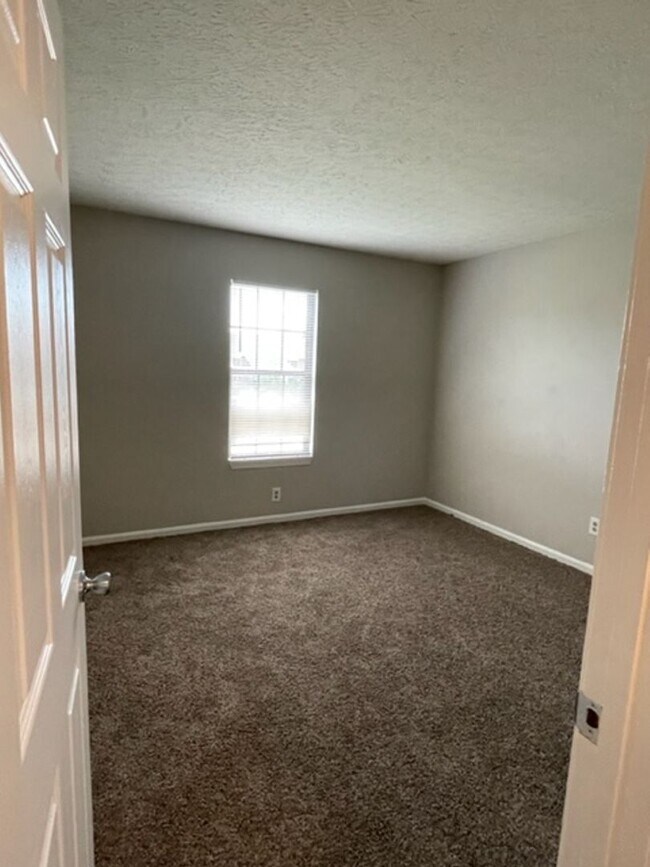 Building Photo - 2841 Frontier Ct