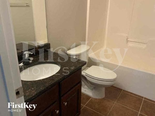 Building Photo - 3310 Lucy Dr