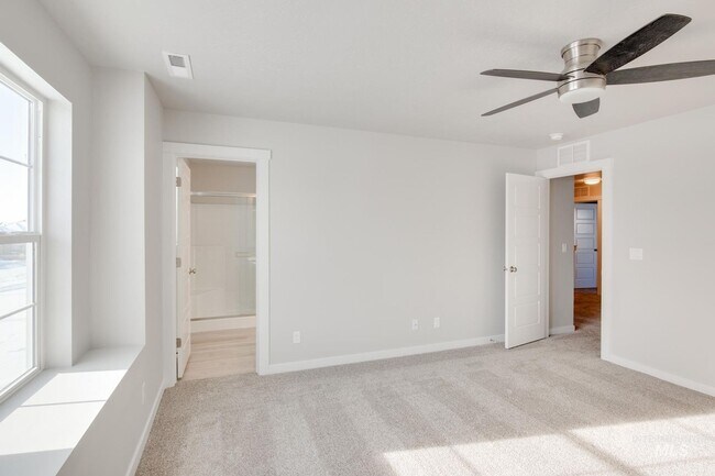 Building Photo - 5820 W Striker Ln