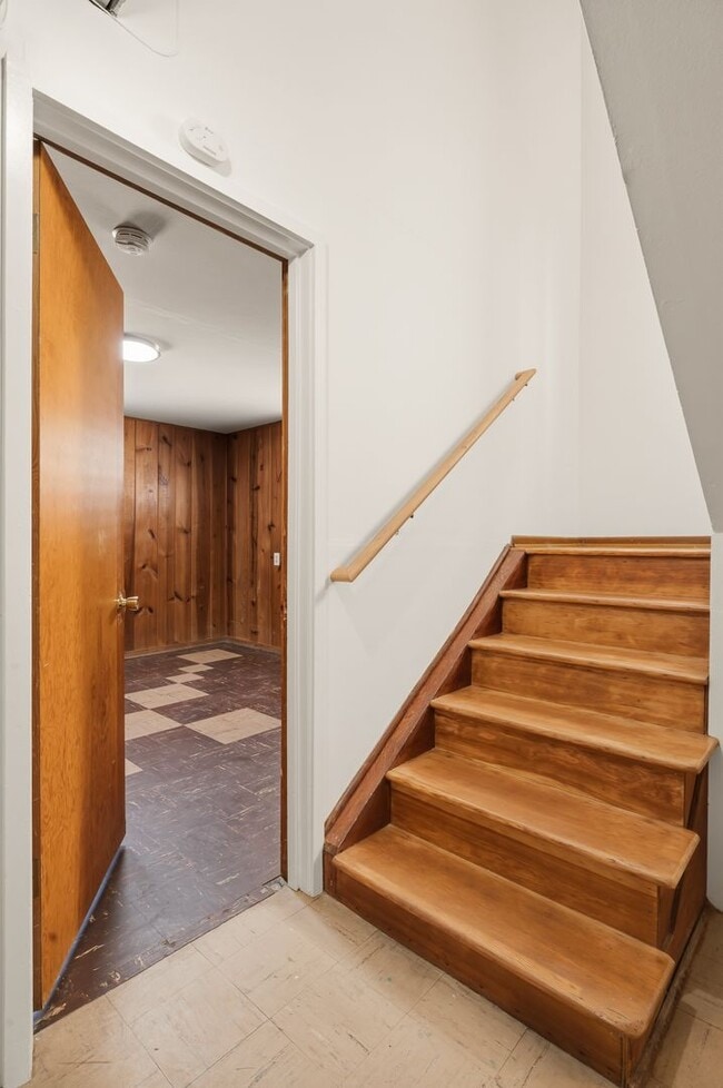 Building Photo - 4837 Fauntleroy Wy SW