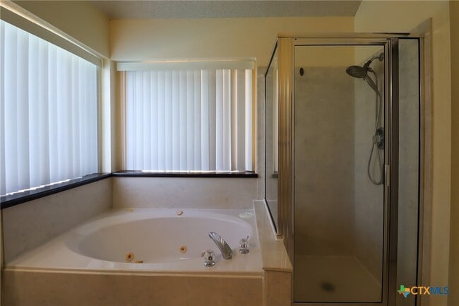 Building Photo - 608 Totem Trail