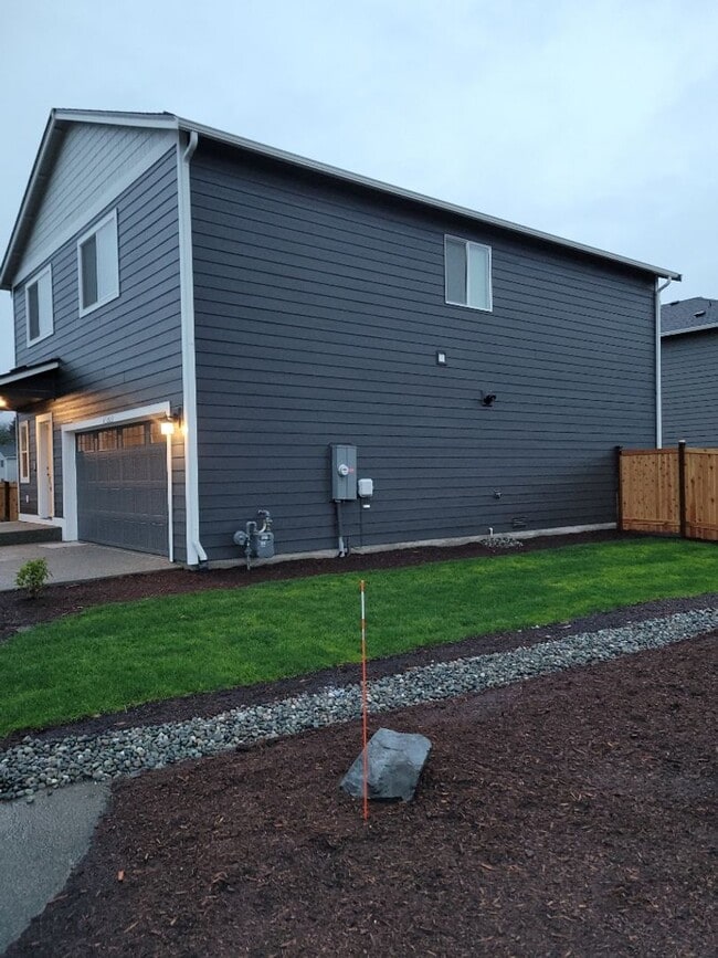 Building Photo - 3 Bed 2.5 Bath SFR Daisy Crossing Sultan Home