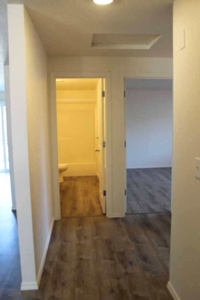 Building Photo - Hillsboro three bedroom ranch
