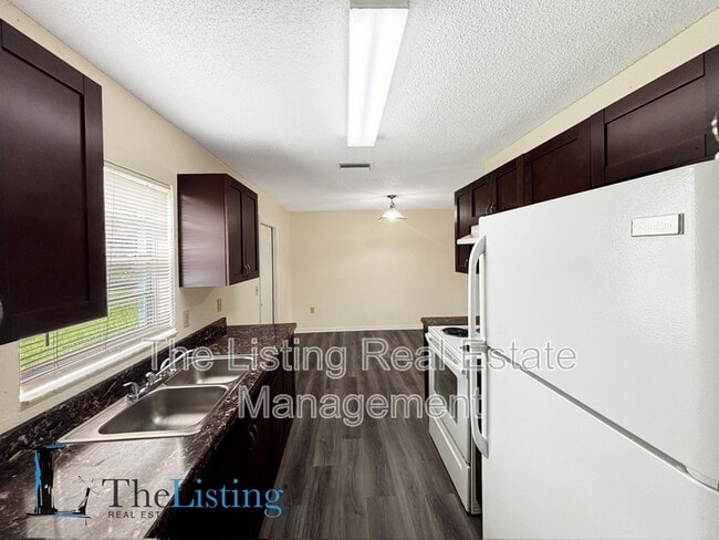 Building Photo - 5653 Viburnum Ct