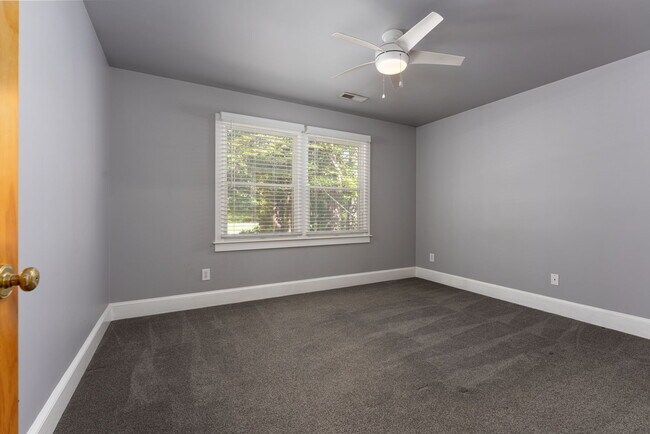 Building Photo - 320 Mendenhall Dr