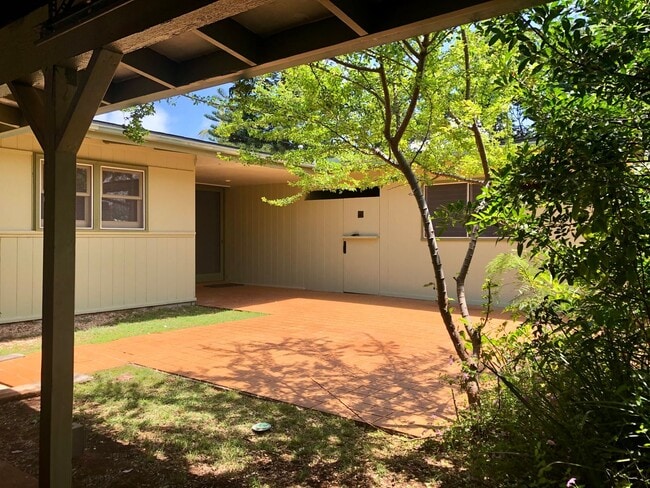 Building Photo - ENCHANTED LAKES 3/2/1, ENJOY KA'ELEPULU CANAL IN YOUR BACKYARD