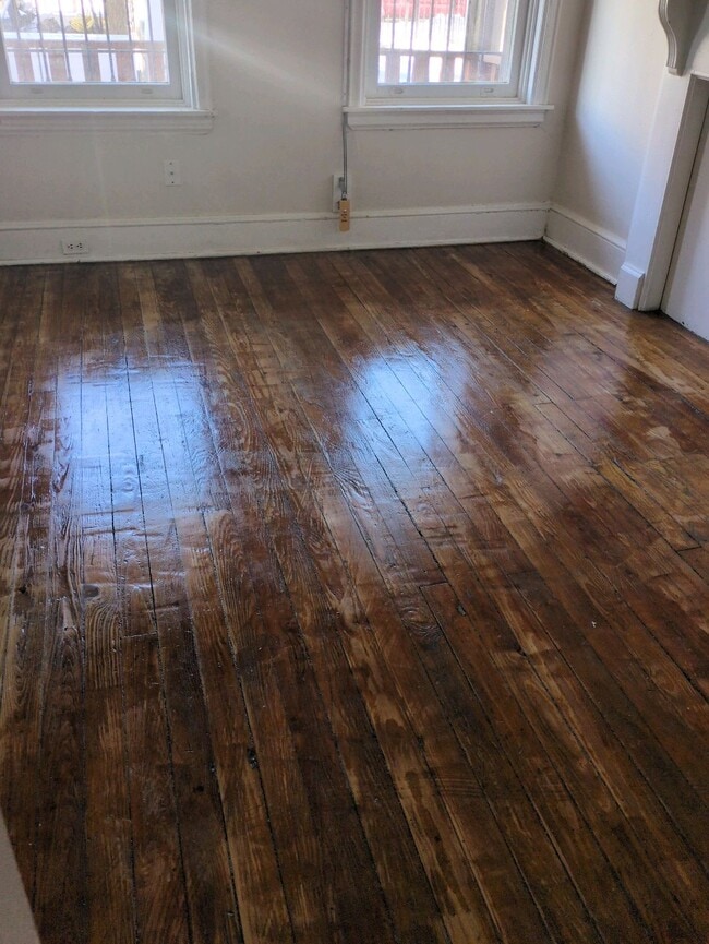 Building Photo - 1808 W 3rd St