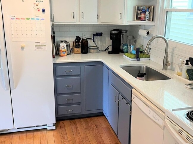 Building Photo - 34 Skehan St