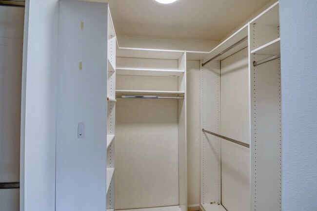 Building Photo - 938 18th St