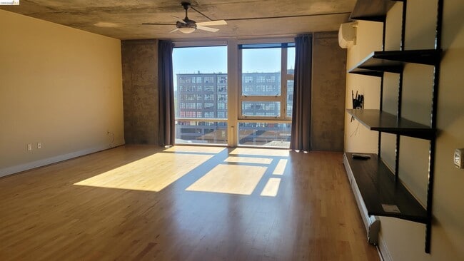 Building Photo - 311 Oak St